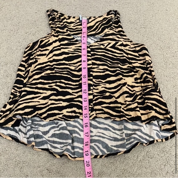 Flowy Tiger Babydoll Tank top - Picture 3 of 4